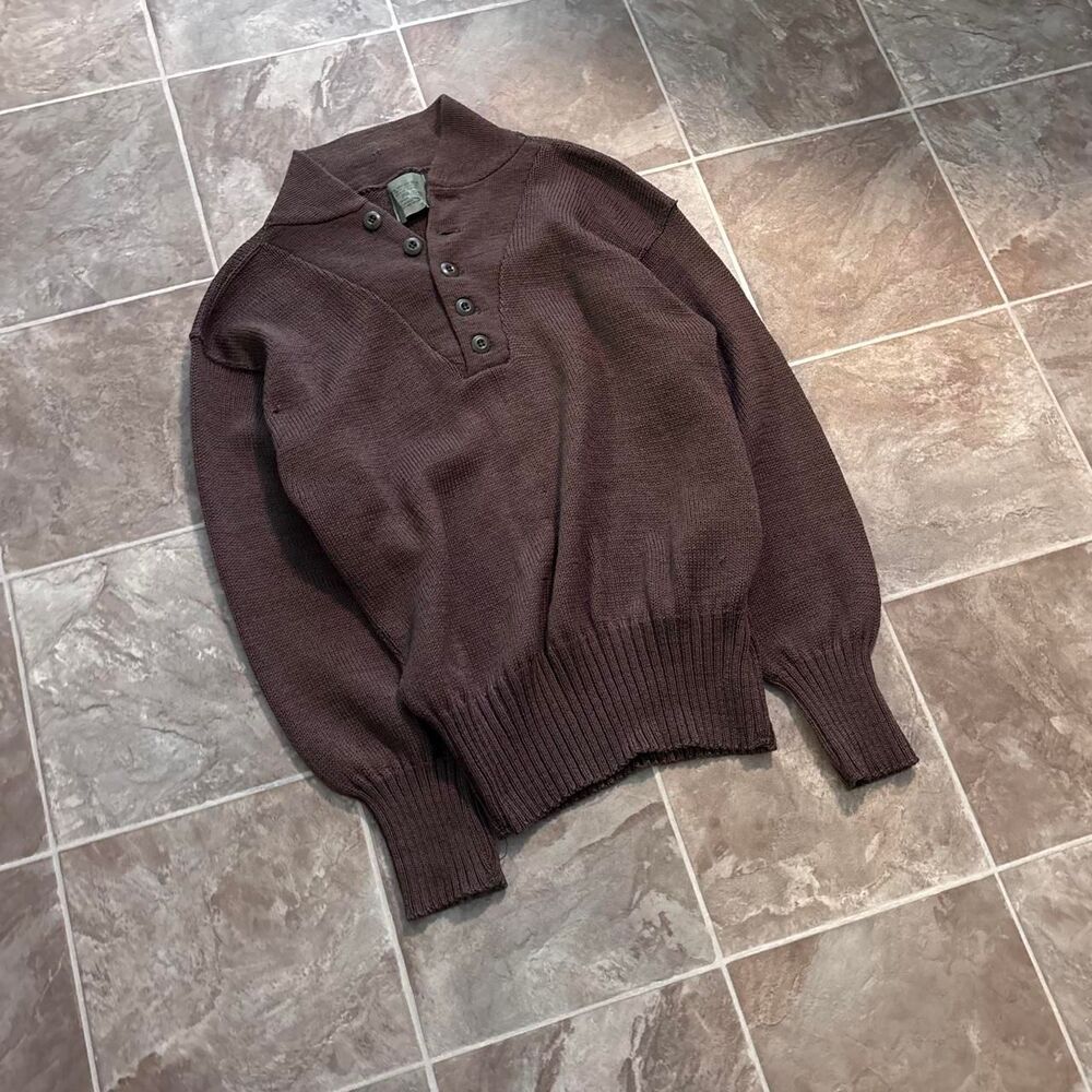 Vintage 1985 US Military Brown 100% wool button up sweater, no flaws, Size L